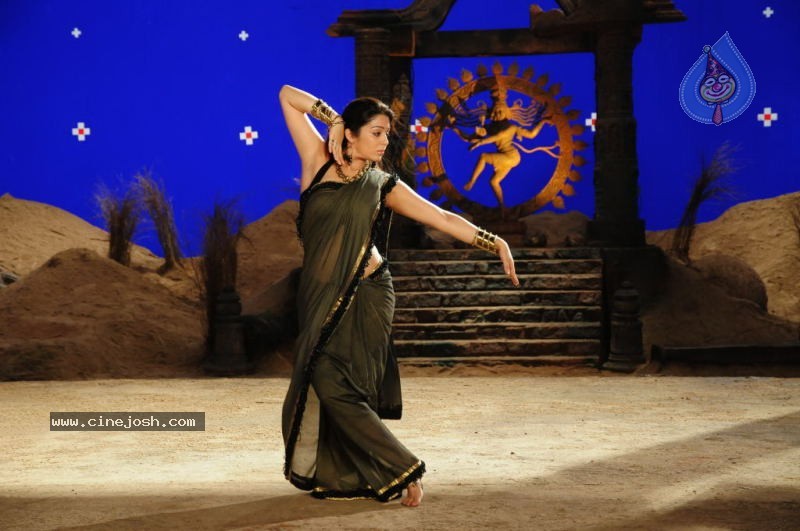 Nagaram Nidrapothunna Vela Movie Stills - 6 / 17 photos