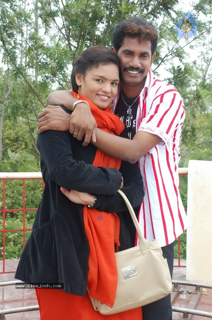 Nandhavana Kiliye Tamil Movie Stills - 4 / 44 photos