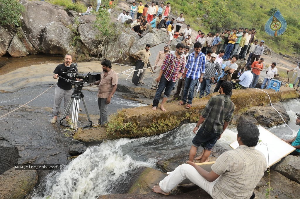 Neeku Naaku Dash Dash Movie Stills - 14 / 57 photos