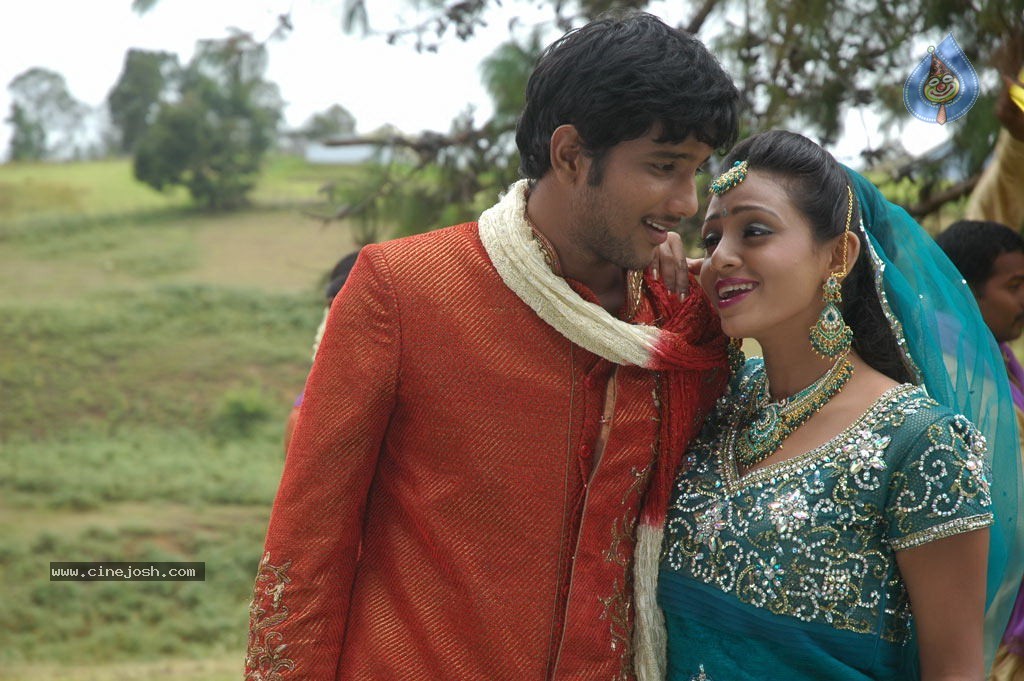 Neengatha Ennam Tamil Movie Stills - 19 / 74 photos