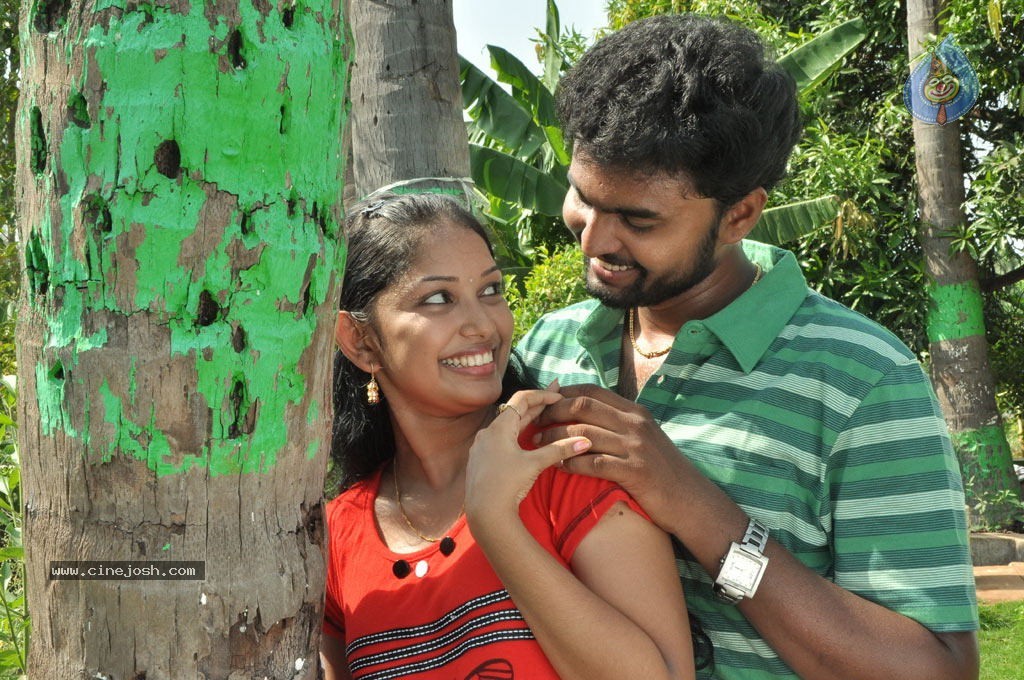 Nila Meethu Kadhal Tamil Movie Stills - 8 / 58 photos