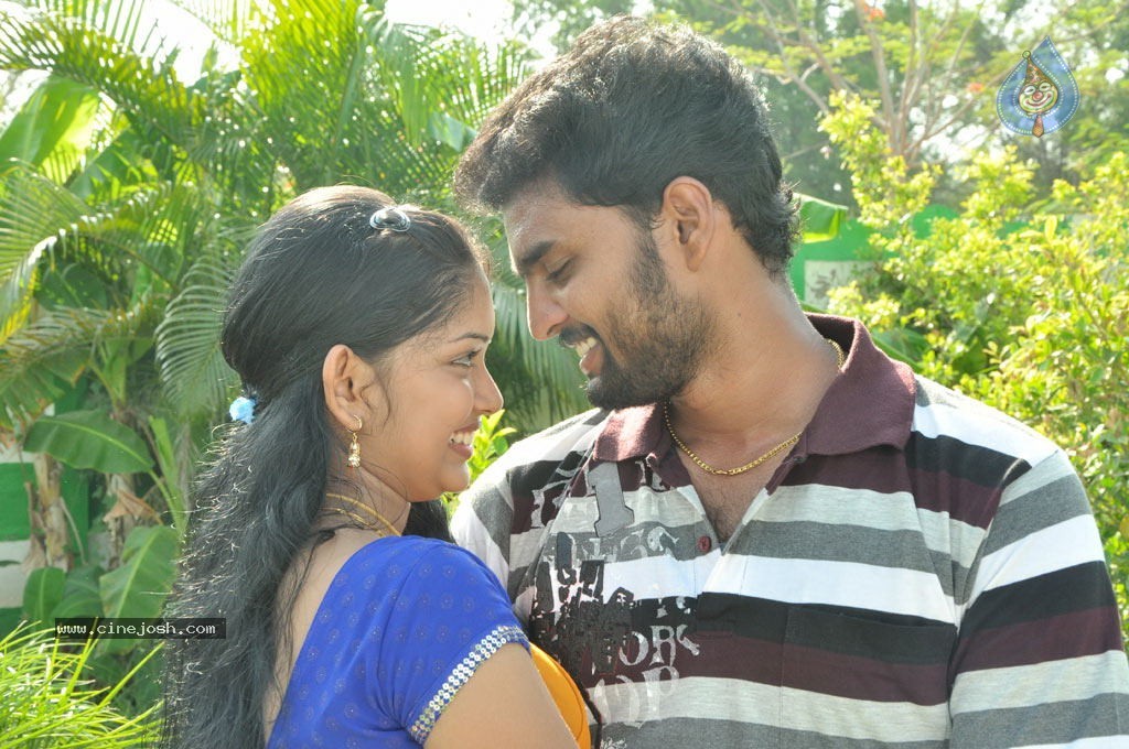 Nila Meethu Kadhal Tamil Movie Stills - 10 / 58 photos