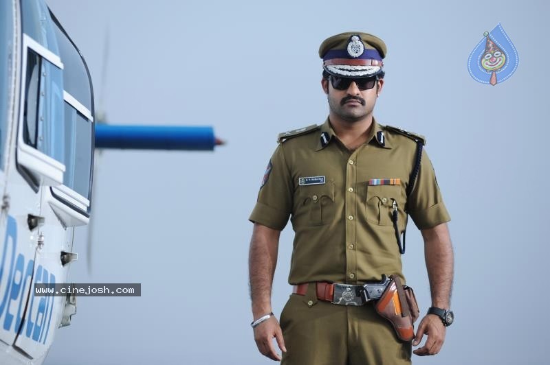 NTR in Police get up of Baadshah - 2 / 9 photos