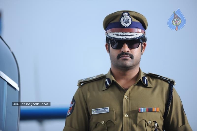 NTR in Police get up of Baadshah - 4 / 9 photos