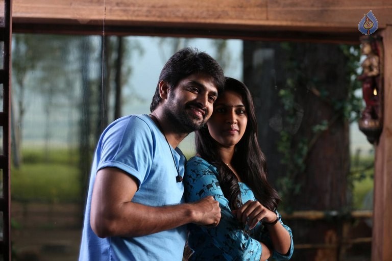 Oka Manasu Movie Stills and Posters - 2 / 48 photos