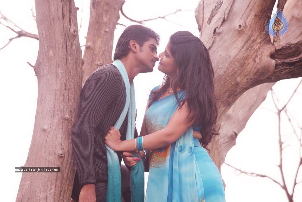 Ovvoru Nanbanum Thevai Machan Tamil Movie Hot Stills - 6 / 50 photos