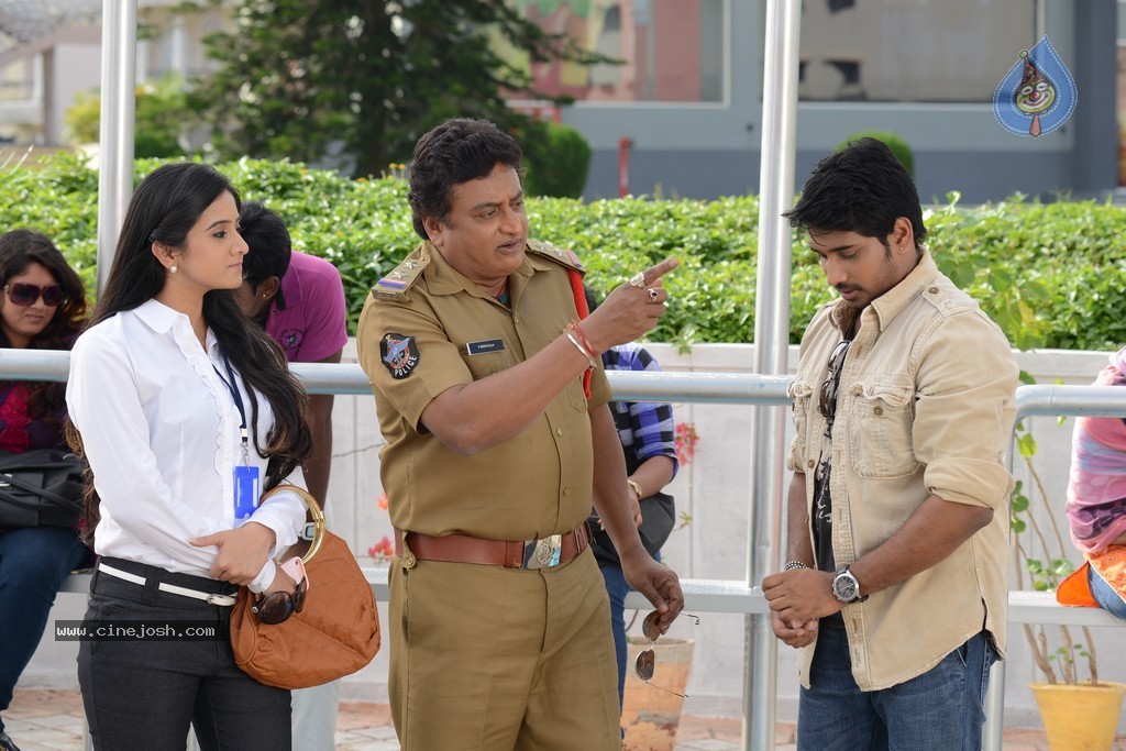 Paani Poori Movie Stills - 10 / 21 photos