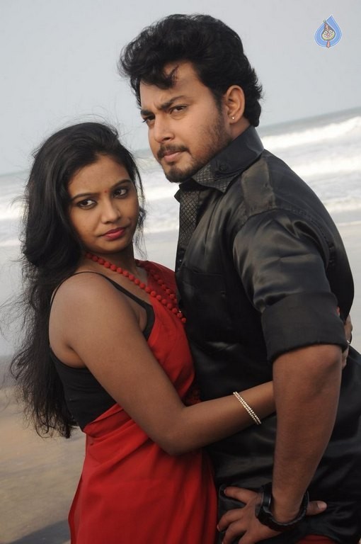 Paarkalaam Pazhagalam Tamil Film Photos - 17 / 27 photos