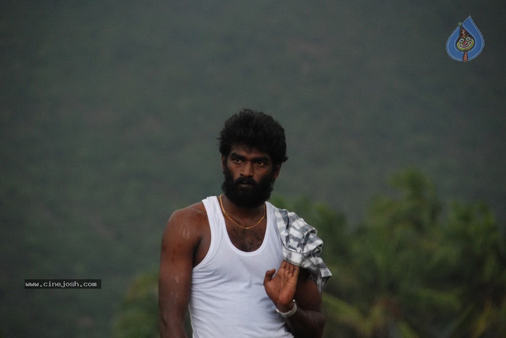 Pachai Engira Kaathu Tamil Movie Stills - 3 / 29 photos