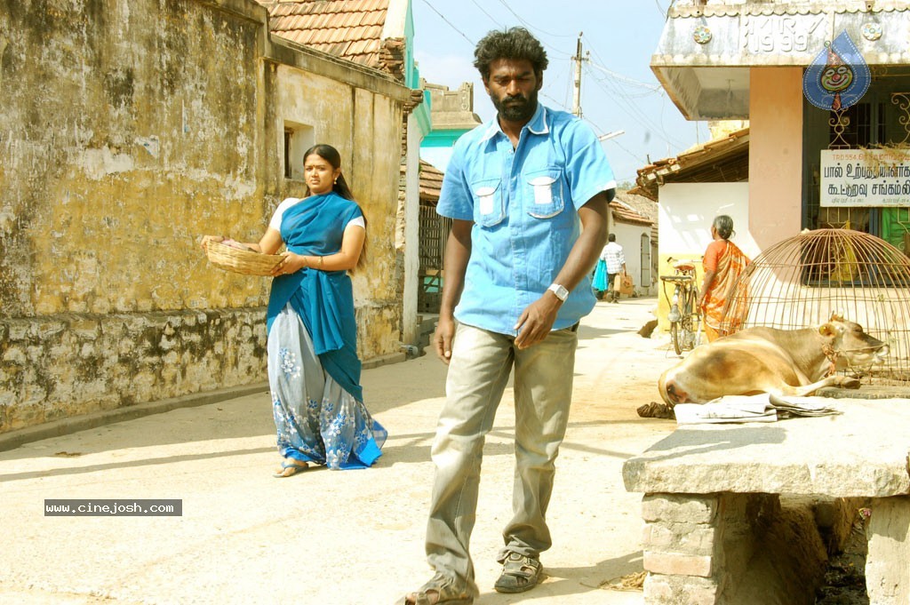 Pachai Engira Kaathu Tamil Movie Stills - 14 / 29 photos