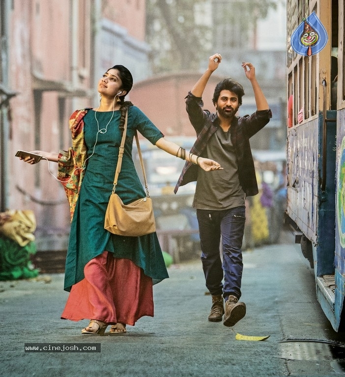 Padi Padi Leche Manasu Song Poster and Photo - 2 / 2 photos