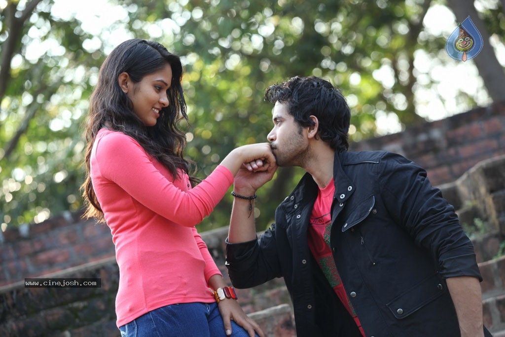 Pani Vizhum Malar Vanam Tamil Movie Stills - 2 / 32 photos