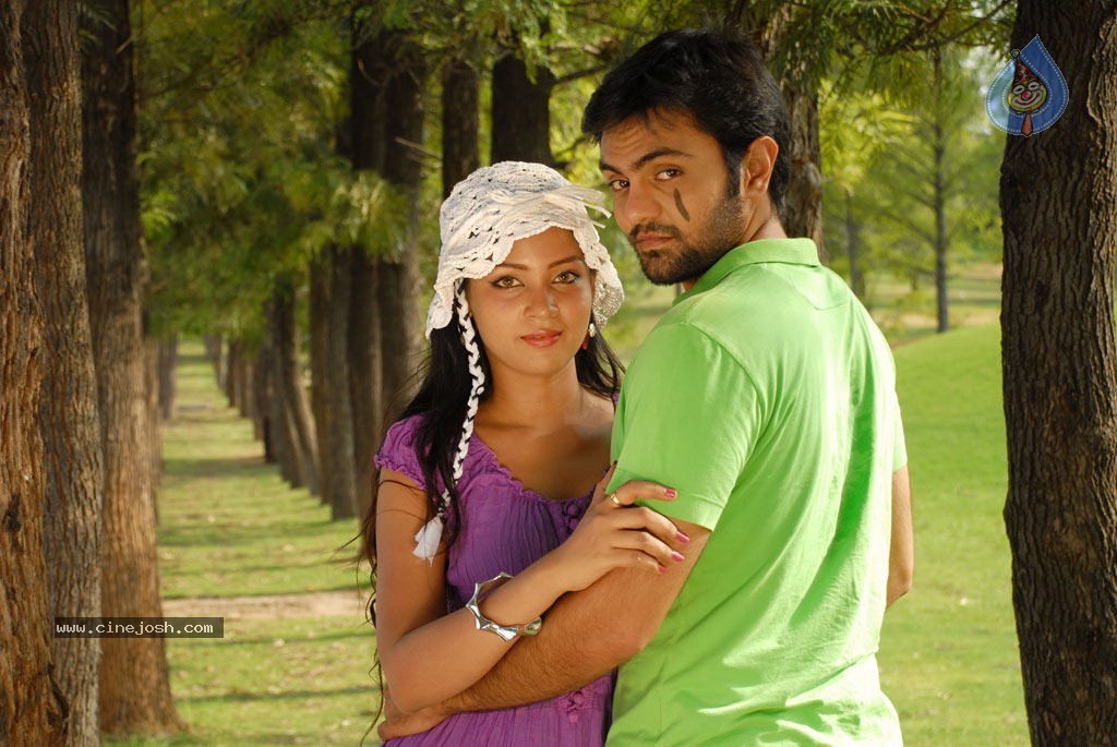 Parithi Tamil Movie New Stills - 4 / 17 photos