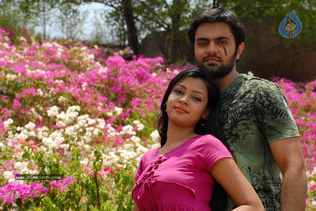 Parithi Tamil Movie New Stills - 15 / 17 photos