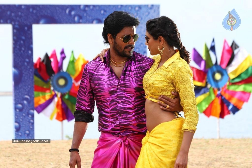 Pattaya Kelappanum Pandiya Tamil Movie Stills - 9 / 39 photos