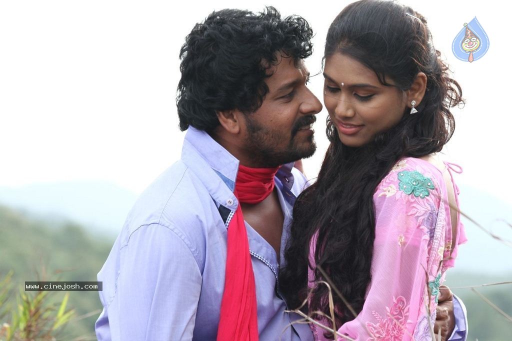 Pattaya Kelappanum Pandiya Tamil Movie Stills - 14 / 39 photos