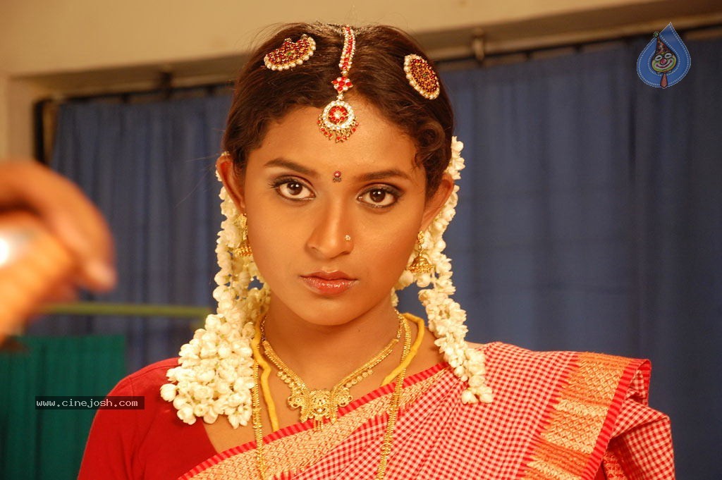 Pattikattu Mappillai Tamil Movie Stills - 3 / 57 photos