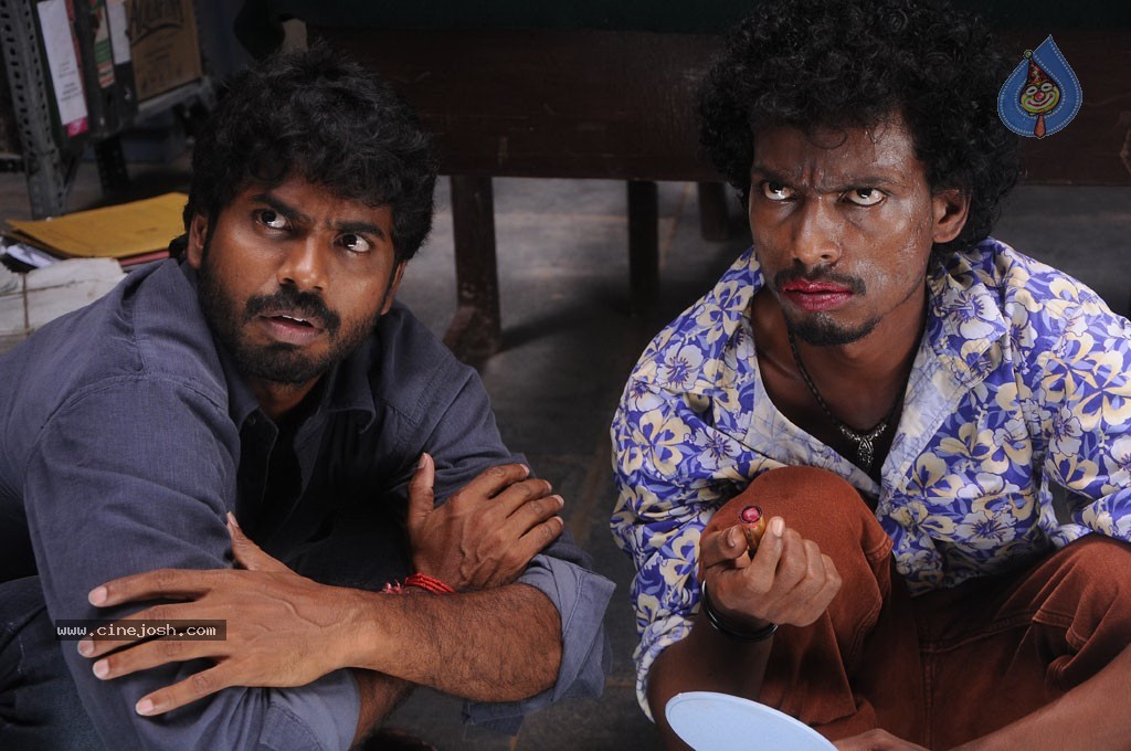 Pongadi Neengalum Unga Kadhalum Tamil Movie Stills - 8 / 19 photos