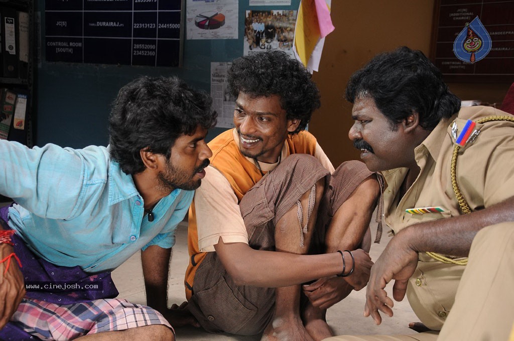 Pongadi Neengalum Unga Kadhalum Tamil Movie Stills - 16 / 19 photos