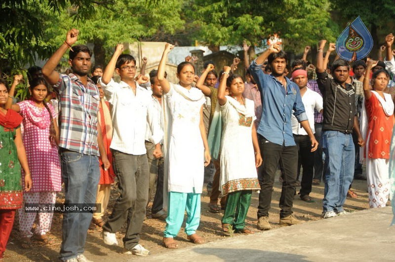 Poru Telangana Movie Stills - 19 / 24 photos