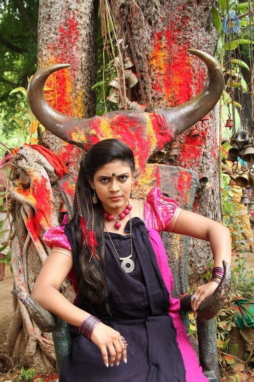 Pottu Tamil Movie Photos - 20 / 28 photos