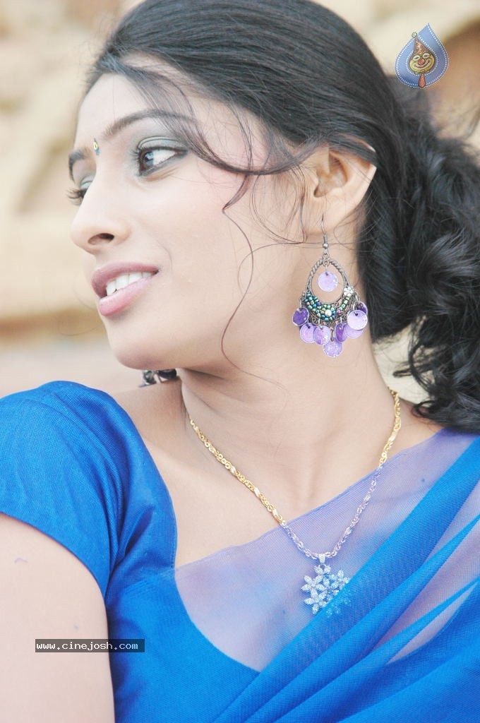 Pranaya Veedhullo Movie Stills - 3 / 14 photos