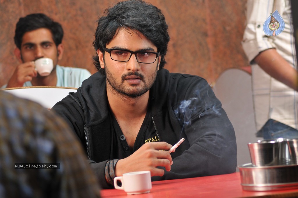 Premakatha Chitram Stills and Walls - 16 / 34 photos