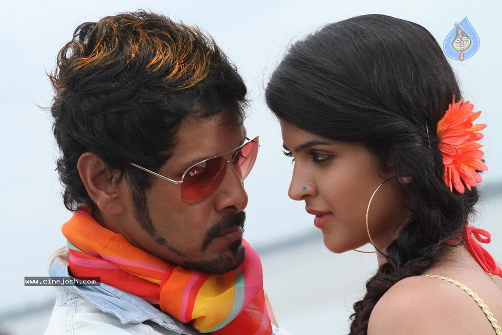 Rajapattai Tamil Movie Stills - 6 / 26 photos