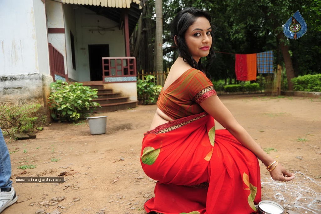 Rajmahal Movie Hot Stills Photo 127 of 137
