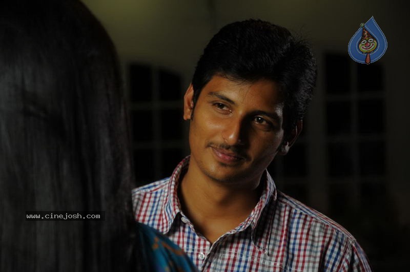 Rowthiram Tamil Movie New Stills - 21 / 43 photos