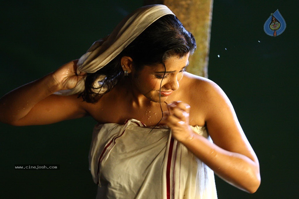 Ruthravathy Tamil Movie Stills - 9 / 13 photos