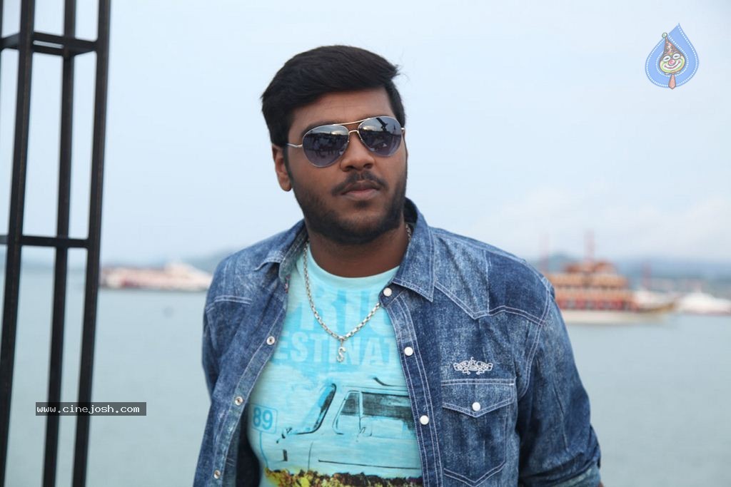 Sagaptham Tamil Movie Stills - 5 / 15 photos