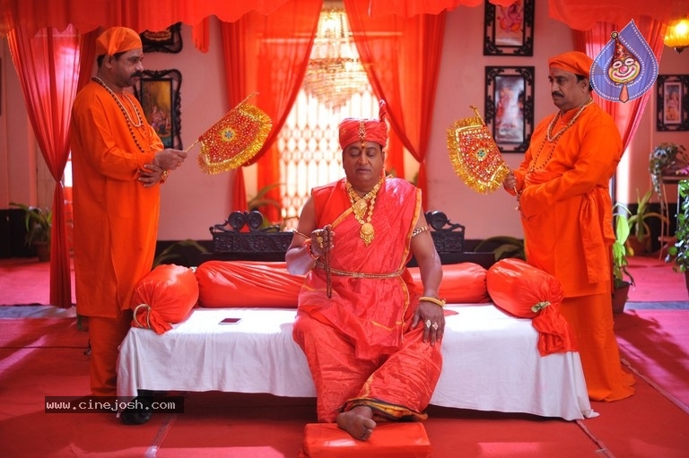 Sakalakala Vallabhudu Movie Stills And Working Stills - 2 / 28 photos