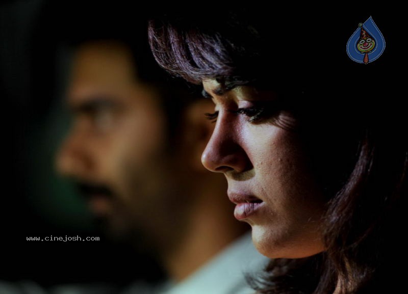 Sameera Reddy Stills in Erra Gulabeelu Movie - 2 / 15 photos