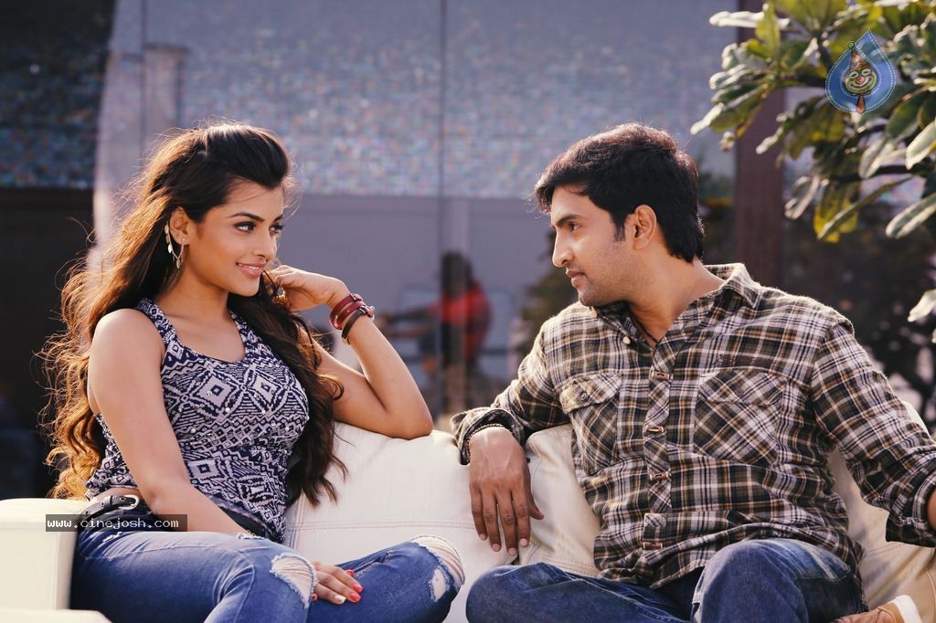 Santhanam's Inimey Ippadithaan Tamil Movie Stills - 5 / 30 photos