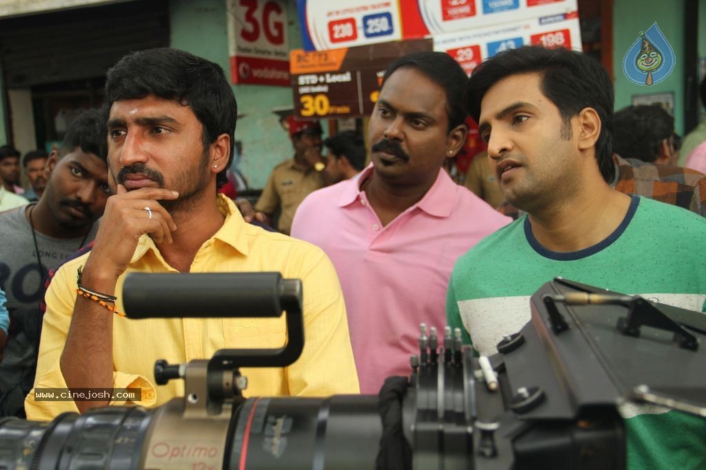 Santhanam's Inimey Ippadithaan Tamil Movie Stills - 6 / 30 photos