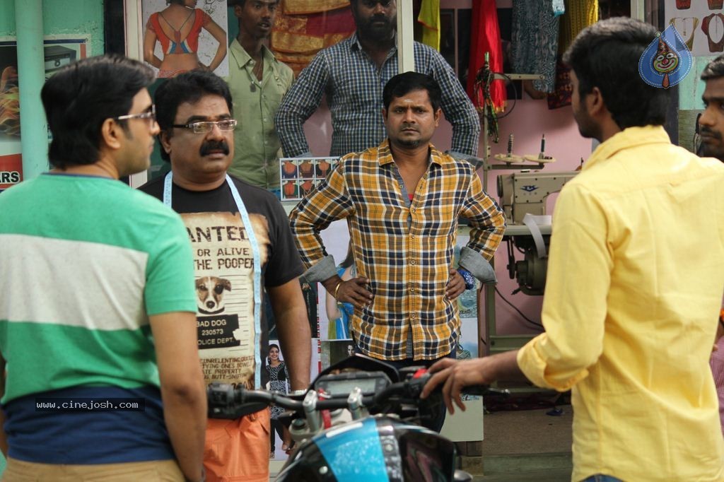 Santhanam's Inimey Ippadithaan Tamil Movie Stills - 13 / 30 photos