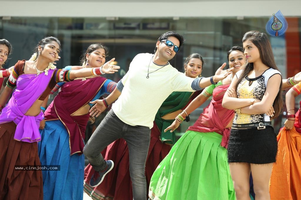 Santhanam's Inimey Ippadithaan Tamil Movie Stills - 14 / 30 photos