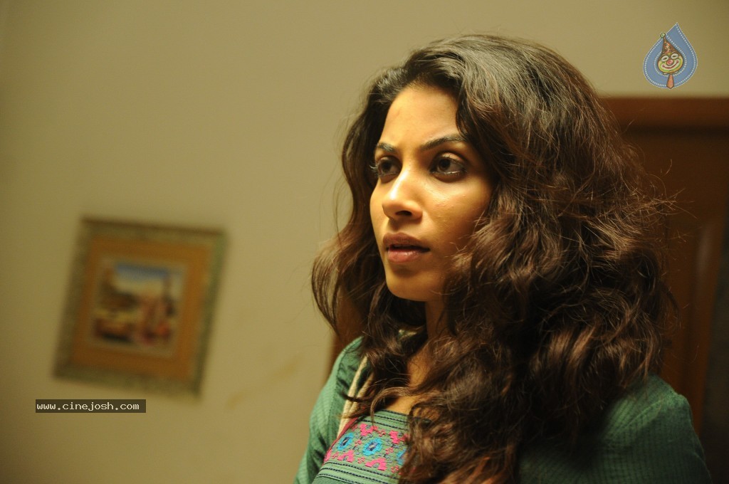 Shivani Movie Latest Stills - 36 / 96 photos