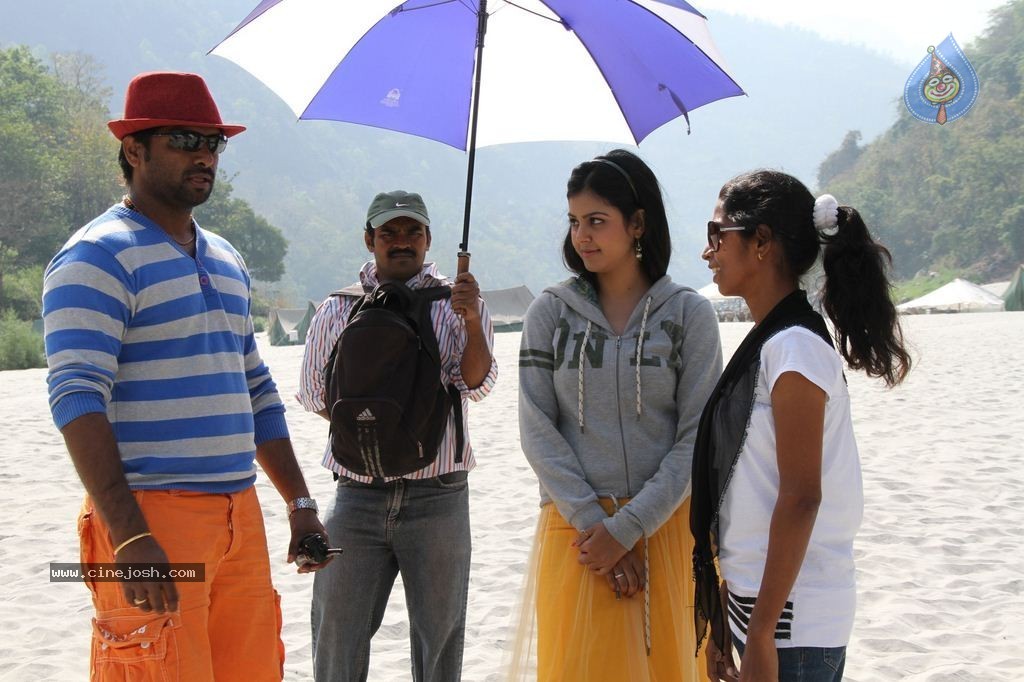 Sigaram Thodu Tamil Movie New Stills - 10 / 49 photos