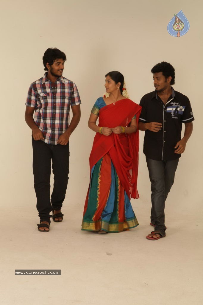 Sogusu Perundhu Tamil Movie Stills - 6 / 55 photos