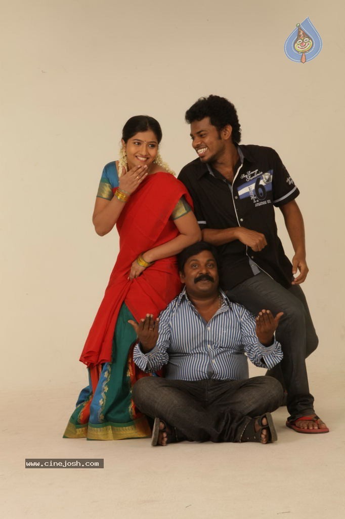 Sogusu Perundhu Tamil Movie Stills - 8 / 55 photos