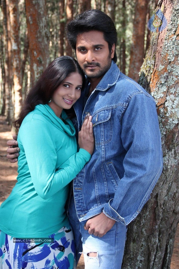 Sutrula Tamil Movie New Stills - 10 / 28 photos