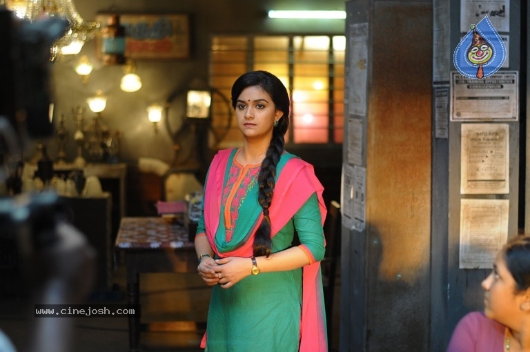 Thaanaa Serndha Koottam Movie Stills - 10 / 28 photos