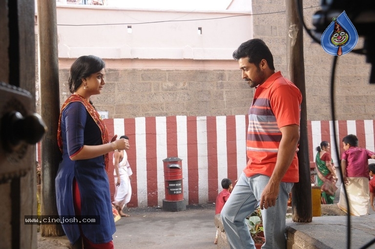 Thaanaa Serndha Koottam Movie Stills - 12 / 28 photos