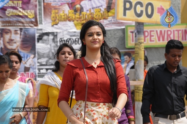 Thaanaa Serndha Koottam Movie Stills - 14 / 28 photos