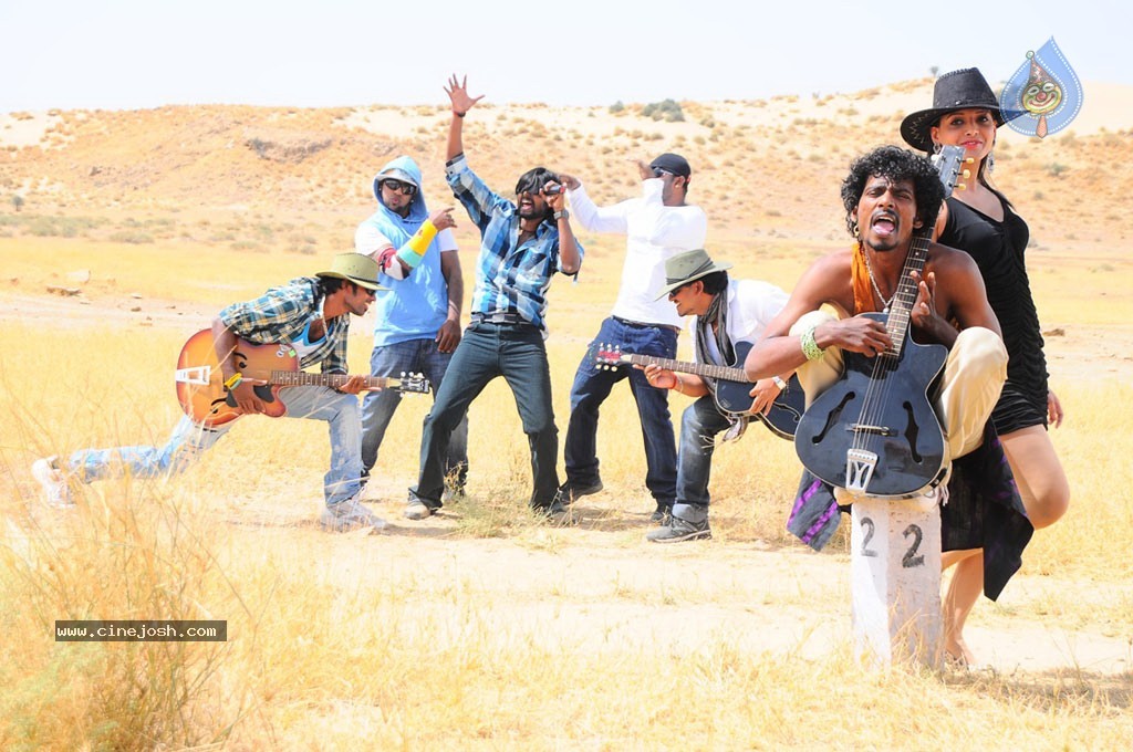 Thulli Vilaiyadu Tamil Movie Hot Stills - 19 / 52 photos