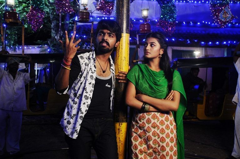 Trisha ledaa Nayanthara Film Photos - 14 / 17 photos