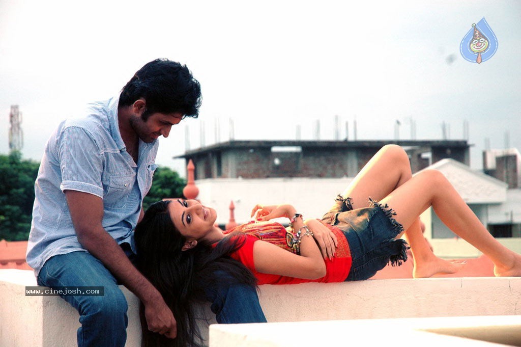 Unnodu Oru Naal Tamil Movie Hot Stills - 2 / 15 photos