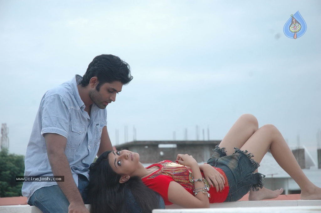 Unnodu Oru Naal Tamil Movie Hot Stills - 9 / 15 photos